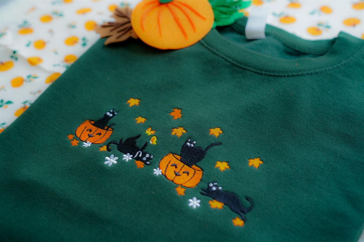 Halloween Black Cat Embroidery Sweatshirt Pumpkin Fall Sweater Halloween Crewneck Cute Autumn Spooky Season Bat Tee Top Cat Lover Gift Plus Size Up To 5xl